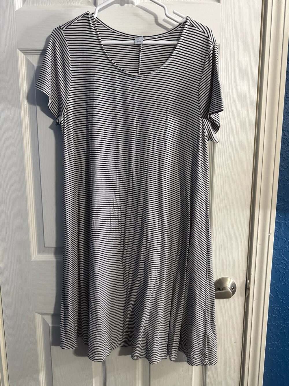 Old Navy Women's Black and White Striped Short Sleeve Swing Dress Size L